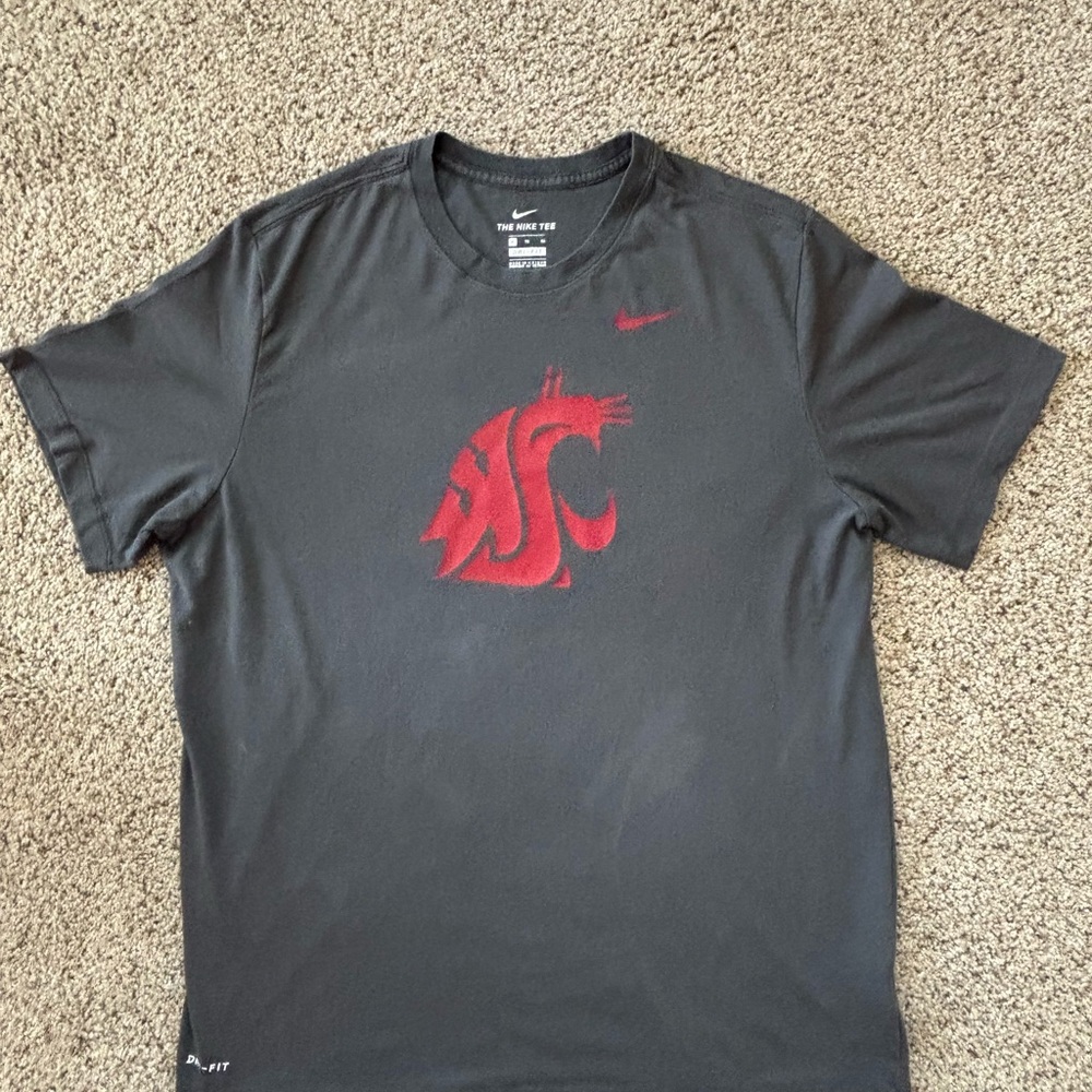 Nike - The Nike Tee. Dri-Fit. In good condition! Size XL. Dark Gray.